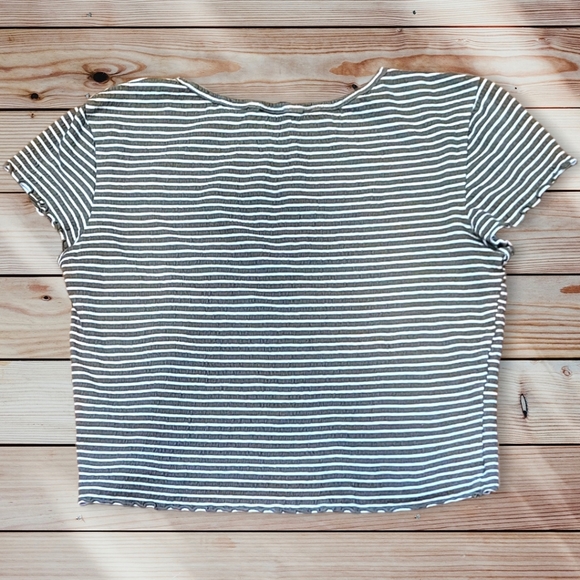 American Eagle Smocked Cropped Tees Size Small - Picture 7 of 9